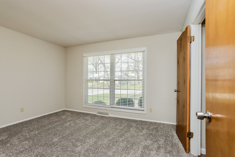 2,220/Mo, 3890 Cordin Dr Florissant, MO 63034 Main Bedroom View