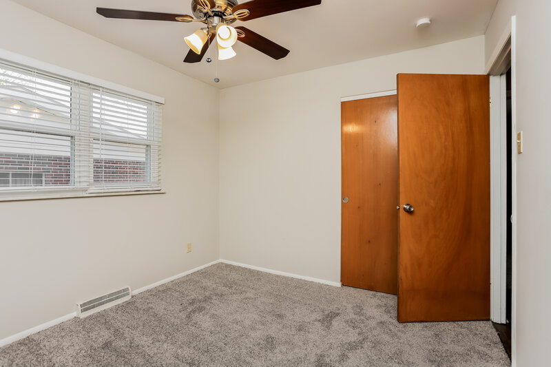 2,220/Mo, 3890 Cordin Dr Florissant, MO 63034 Bedroom View