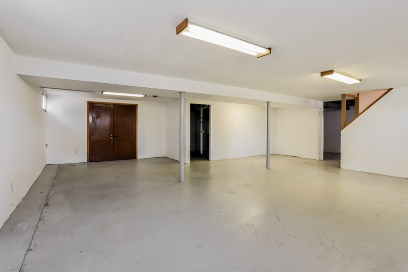 2,220/Mo, 3890 Cordin Dr Florissant, MO 63034 Basement View