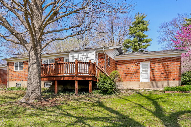 2,220/Mo, 3890 Cordin Dr Florissant, MO 63034 Rear View