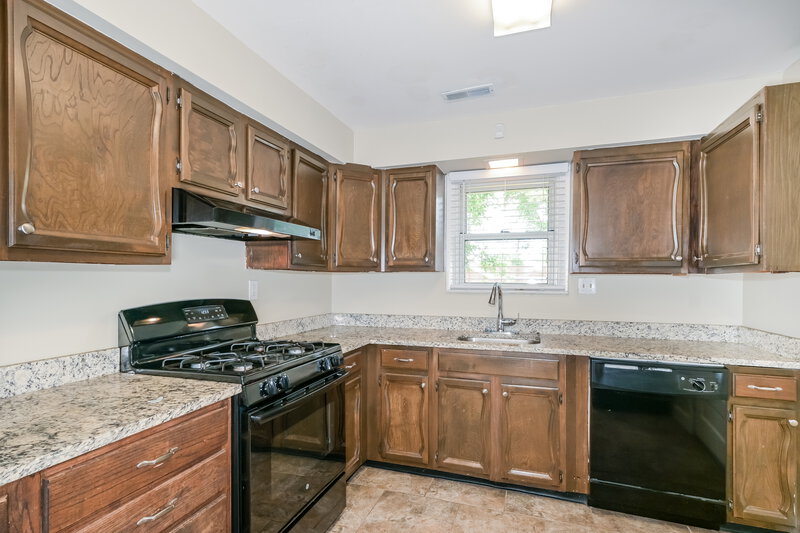 1,610/Mo, 1836 Morven Ave Overland, MO 63114 Kitchen View