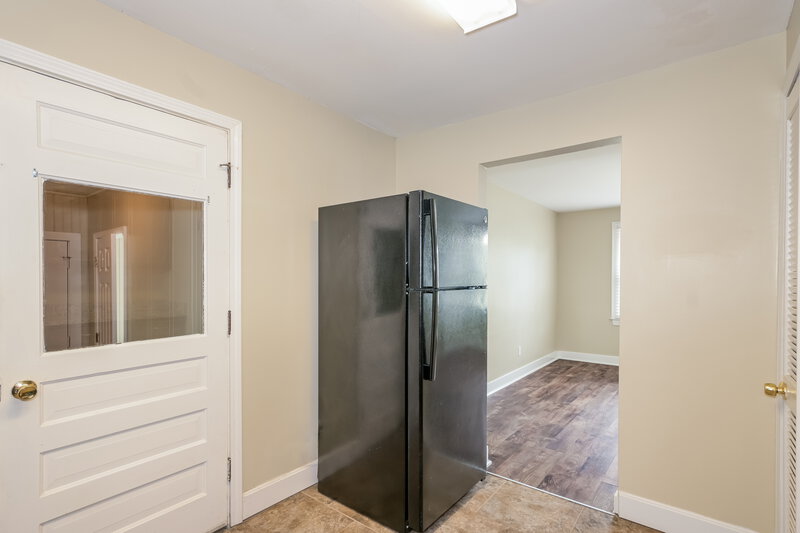 1,610/Mo, 1836 Morven Ave Overland, MO 63114 Kitchen View 2