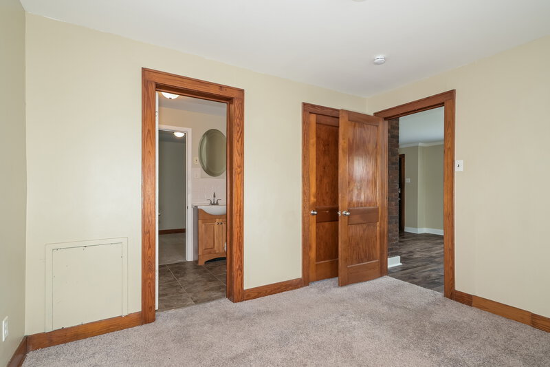 1,610/Mo, 1836 Morven Ave Overland, MO 63114 Main Bedroom View