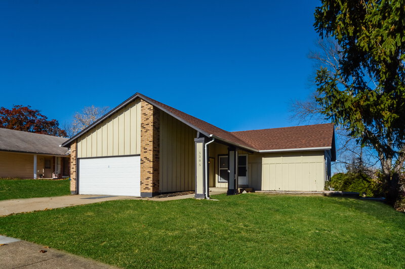 2,045/Mo, 5305 Springtrail Dr Florissant, MO 63033 External View