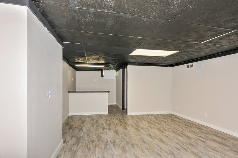 2,130/Mo, 6330 Silver Fox Dr Florissant, MO 63034 Basement View