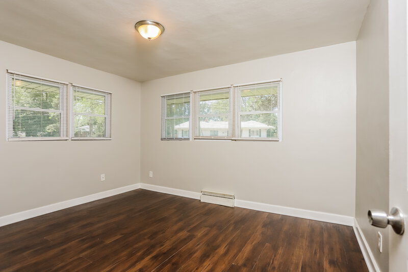 1,695/Mo, 1545 Washington St Florissant, MO 63033 Main Bedroom View