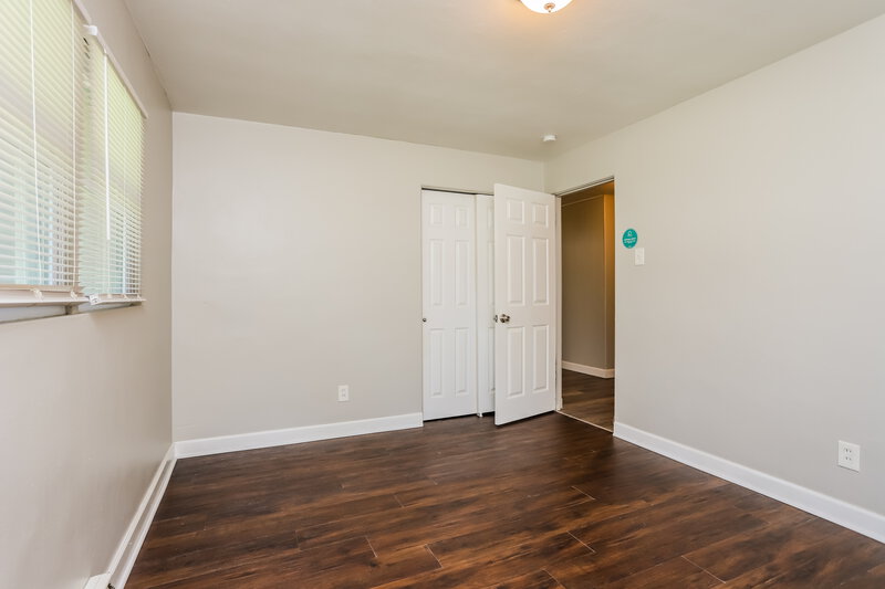 1,695/Mo, 1545 Washington St Florissant, MO 63033 Main Bedroom View 2