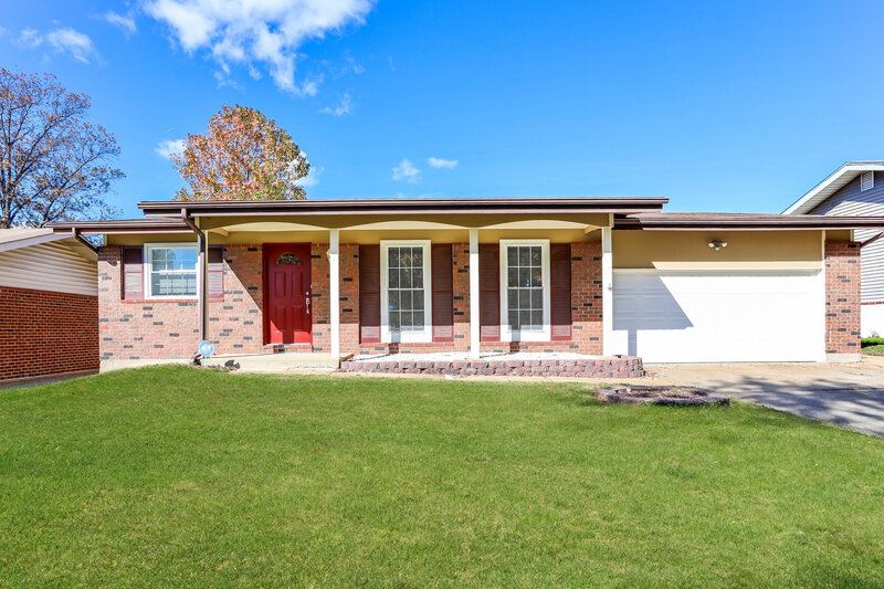 0/Mo, 4451 Rhine Dr Florissant, MO 63033 External View