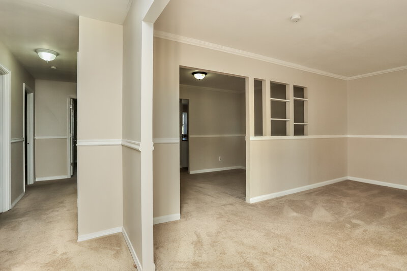 0/Mo, 4451 Rhine Dr Florissant, MO 63033 Foyer View