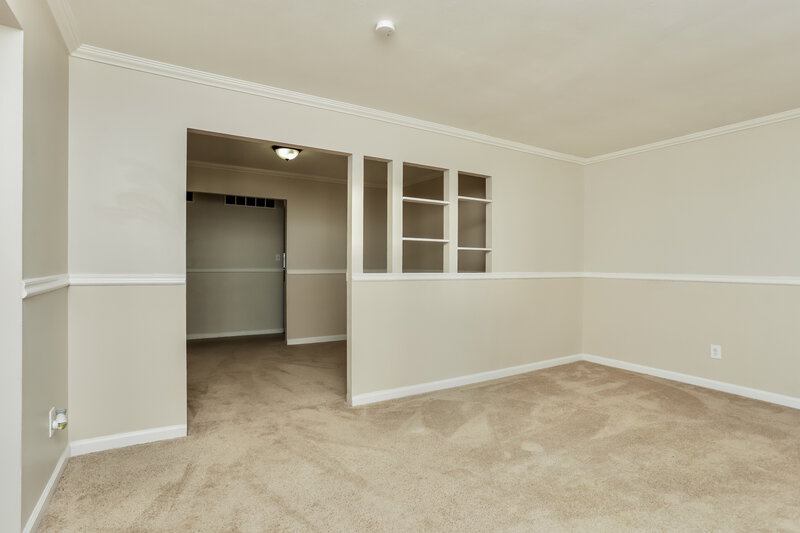 0/Mo, 4451 Rhine Dr Florissant, MO 63033 Living Room View 3