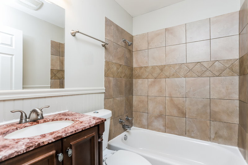 1,610/Mo, 810 Babler Dr Florissant, MO 63031 No Caption View