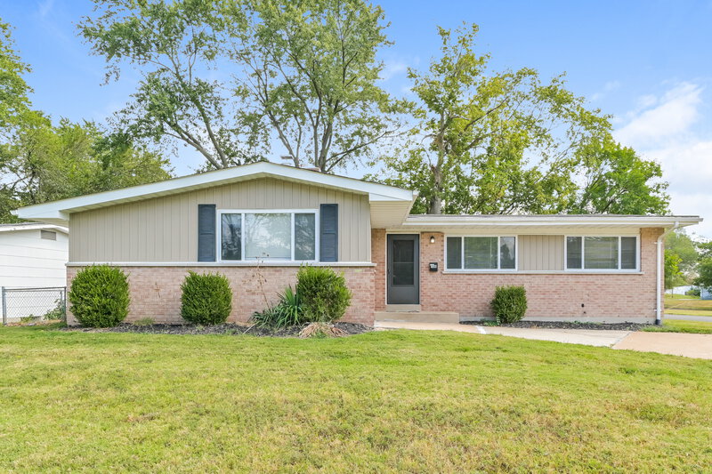 1,725/Mo, 730 Loyola Drive Florissant, MO 63031 External View