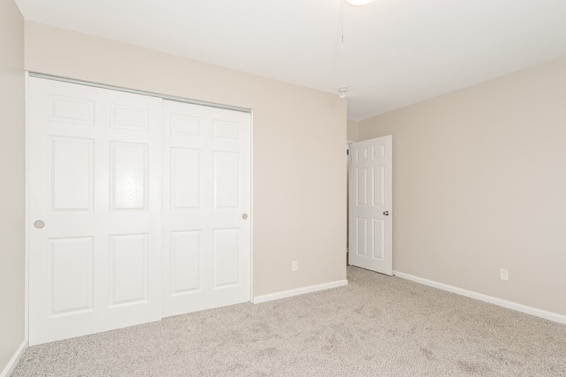 1,725/Mo, 730 Loyola Drive Florissant, MO 63031 Main Bedroom View