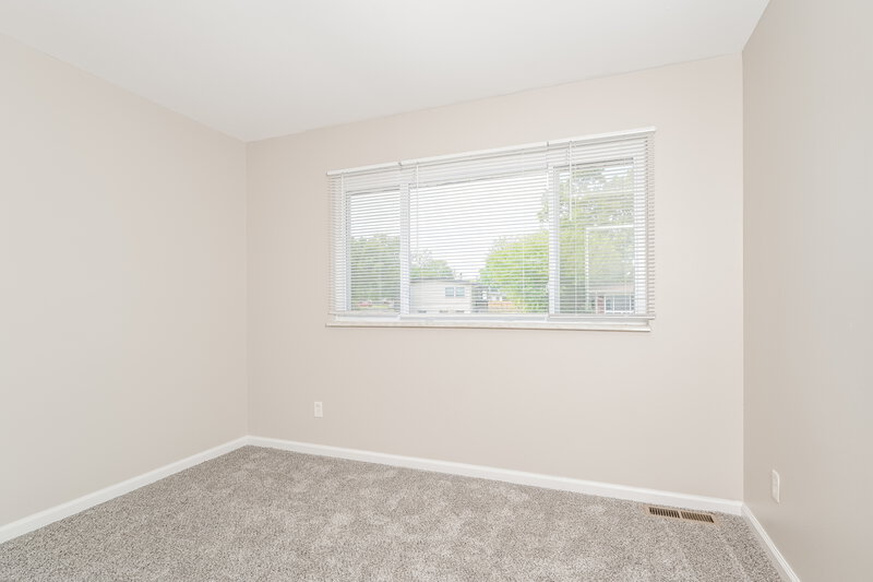 1,725/Mo, 730 Loyola Drive Florissant, MO 63031 Bedroom View 3