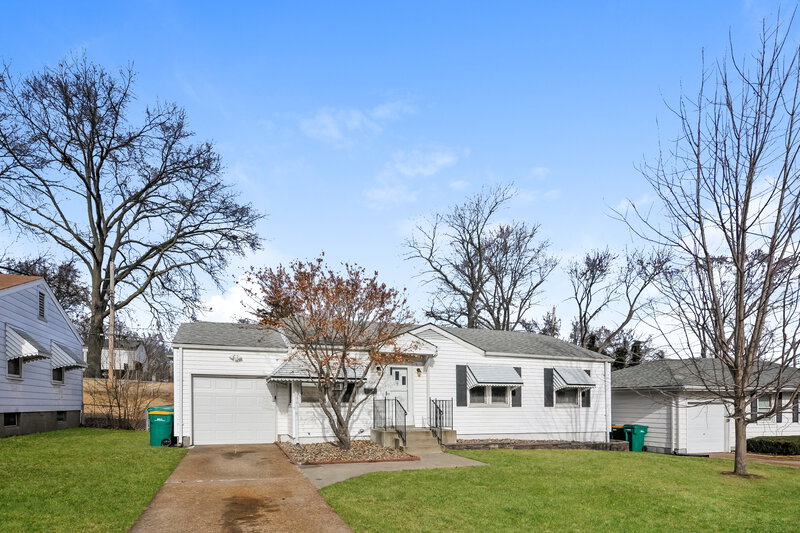 2,550/Mo, 12125 Wensley Road Florissant, MO 63033 External View