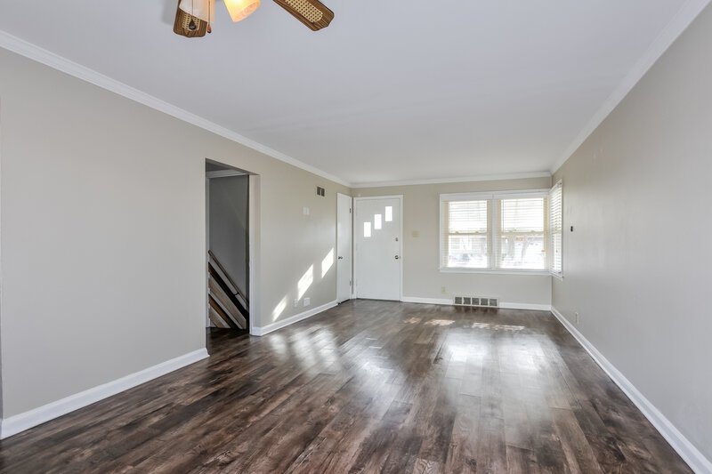 2,550/Mo, 12125 Wensley Road Florissant, MO 63033 Living Room View 2