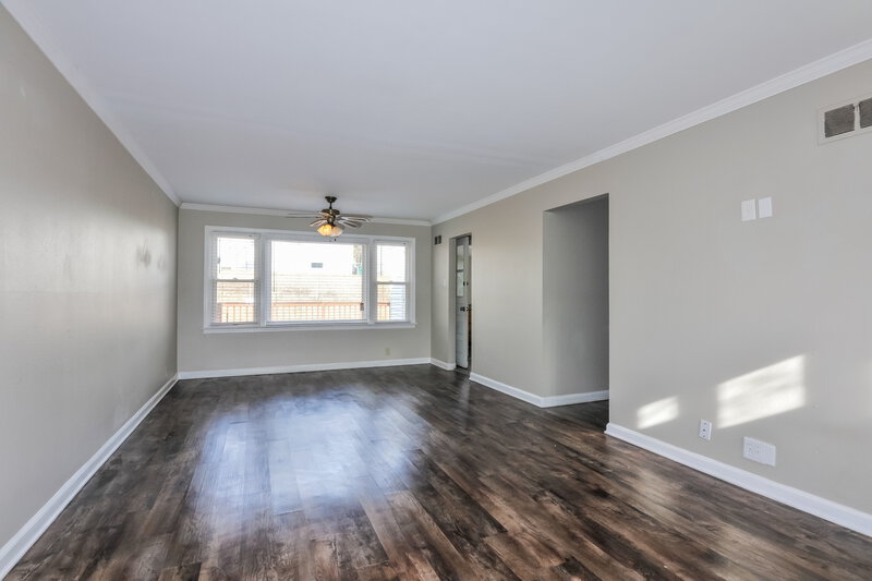 2,550/Mo, 12125 Wensley Road Florissant, MO 63033 Living Room View 3