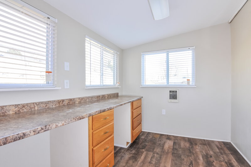 2,550/Mo, 12125 Wensley Road Florissant, MO 63033 Kitchen View 3