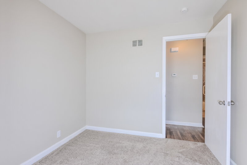 2,550/Mo, 12125 Wensley Road Florissant, MO 63033 Bedroom View 2