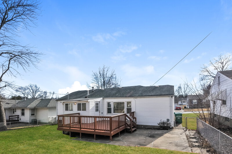 2,550/Mo, 12125 Wensley Road Florissant, MO 63033 Rear View