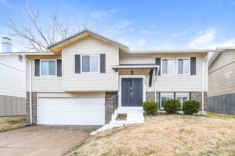1,565/Mo, 1226 Borden Drive Florissant, MO 63031 Front View