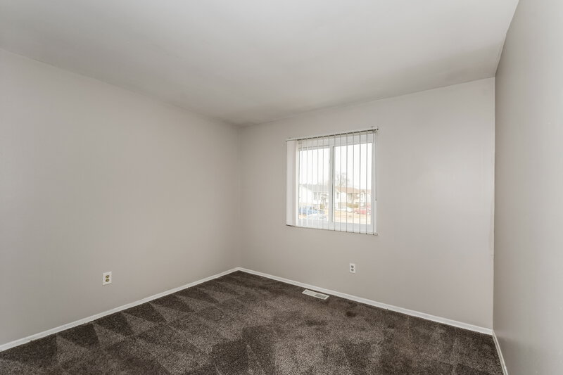 1,565/Mo, 1226 Borden Drive Florissant, MO 63031 Bedroom View 2