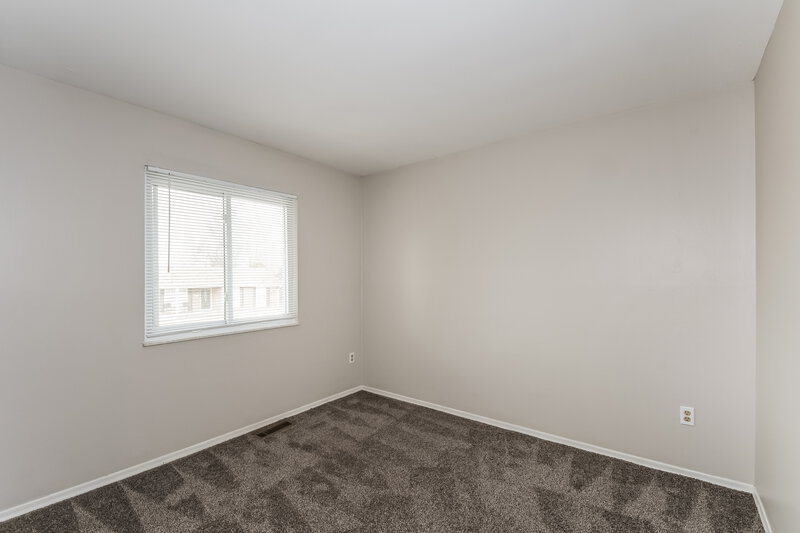 1,565/Mo, 1226 Borden Drive Florissant, MO 63031 Bedroom View 3