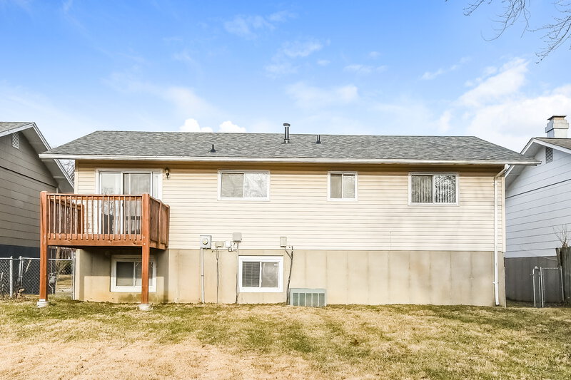 1,565/Mo, 1226 Borden Drive Florissant, MO 63031 Rear View