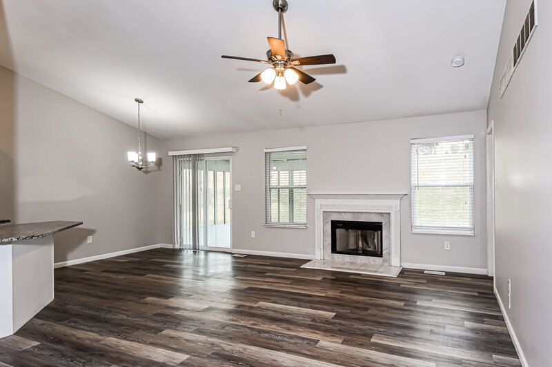 1,520/Mo, 12827 High Crest Street Florissant, MO 63033 Living Room View