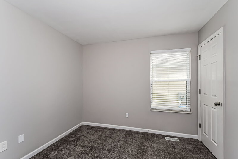 1,520/Mo, 12827 High Crest Street Florissant, MO 63033 Bedroom View