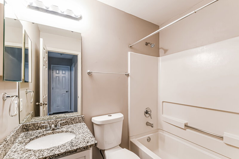 1,520/Mo, 12827 High Crest Street Florissant, MO 63033 Bathroom View