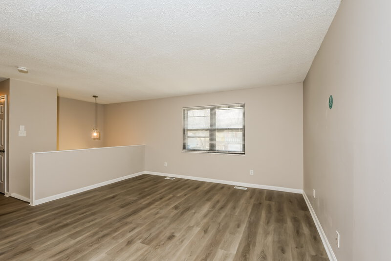 2,300/Mo, 2472 Millvalley Drive Florissant, MO 63031 Living Room View