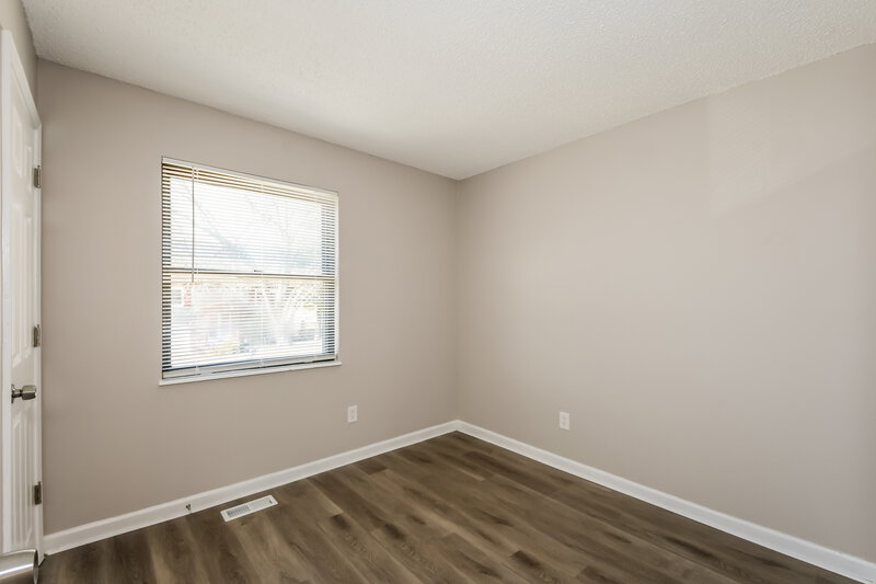 2,300/Mo, 2472 Millvalley Drive Florissant, MO 63031 Bedroom View 3