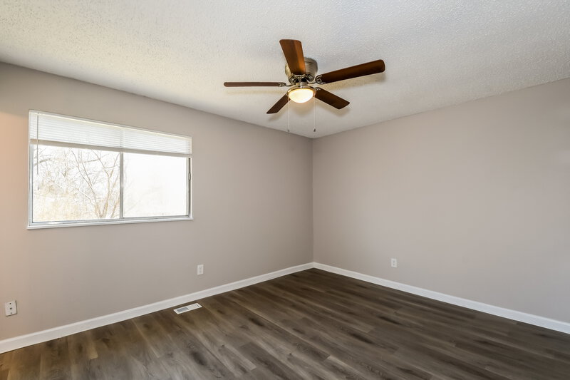 2,300/Mo, 2472 Millvalley Drive Florissant, MO 63031 Bedroom View 5