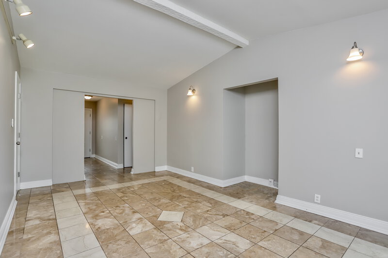 2,540/Mo, 3375 Rockingham Drive Florissant, MO 63033 Family Room View