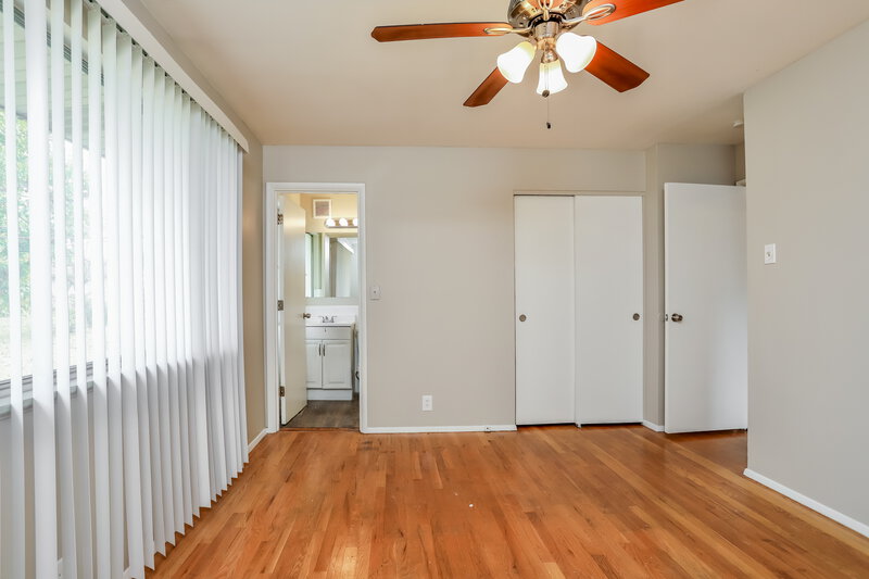 2,540/Mo, 3375 Rockingham Drive Florissant, MO 63033 Main Bedroom View