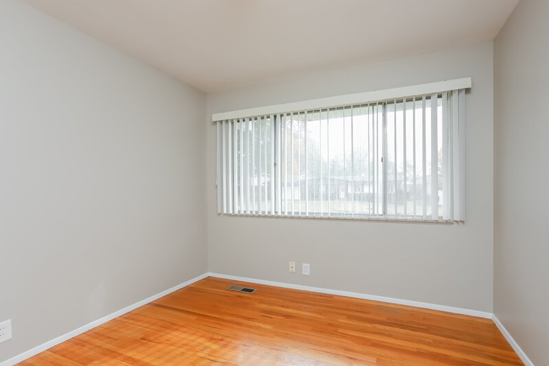 2,540/Mo, 3375 Rockingham Drive Florissant, MO 63033 Bedroom View