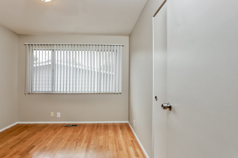 2,540/Mo, 3375 Rockingham Drive Florissant, MO 63033 Bedroom View 3