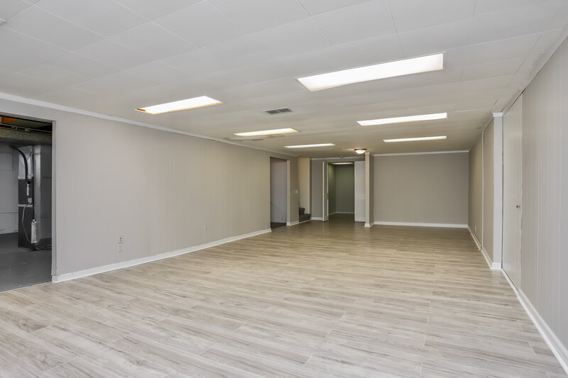 2,540/Mo, 3375 Rockingham Drive Florissant, MO 63033 Finished Basement View