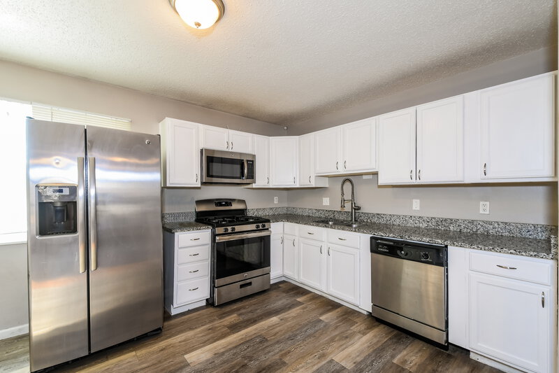 1,515/Mo, 6662 Champana Drive Florissant, MO 63033 Kitchen View