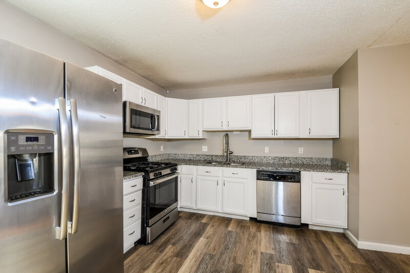 1,515/Mo, 6662 Champana Drive Florissant, MO 63033 Kitchen View 2