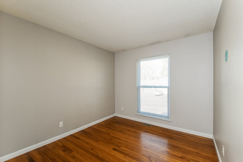 1,515/Mo, 6662 Champana Drive Florissant, MO 63033 Bedroom View 3