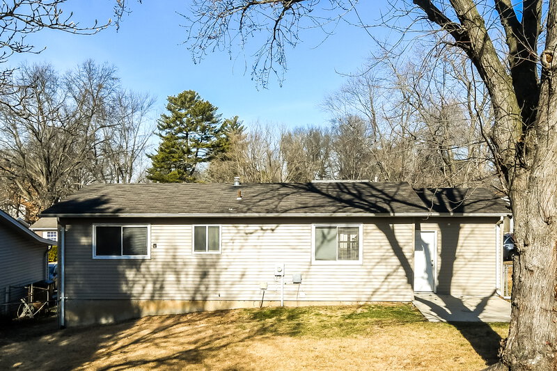 1,515/Mo, 6662 Champana Drive Florissant, MO 63033 Rear View 2
