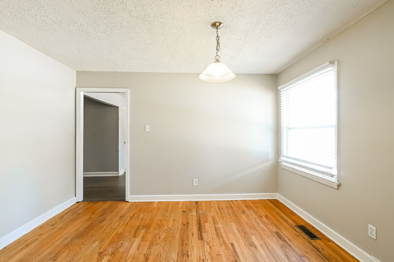 2,320/Mo, 4732 Bristol Rock Road Florissant, MO 63033 Dining Room View