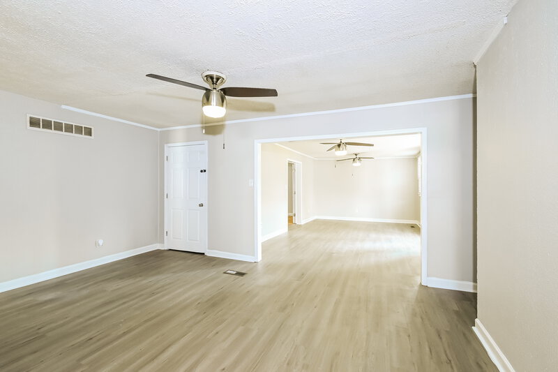 2,320/Mo, 4732 Bristol Rock Road Florissant, MO 63033 Family Room View