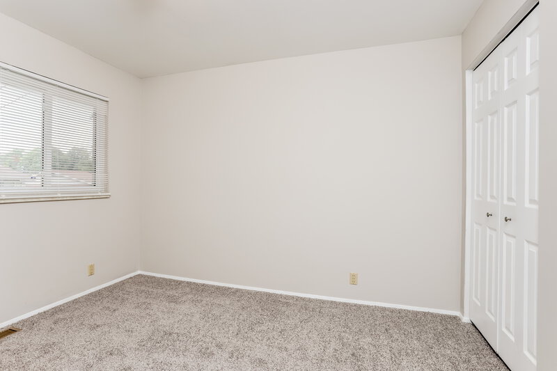 2,075/Mo, 2315 Birchview Dr Florissant, MO 63033 Bedroom View