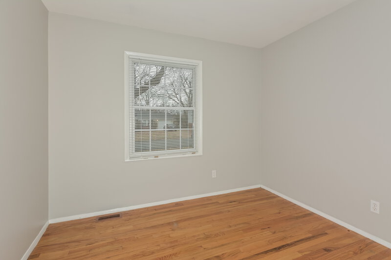 1,615/Mo, 1325 Bluefield Drive Florissant, MO 63033 Bedroom View 3