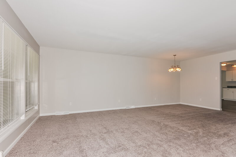 2,285/Mo, 11918 Lakecrest Ln St. Louis, MO 63138 Living Room View