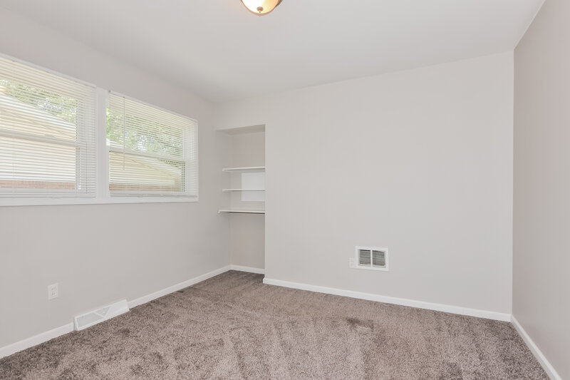 2,285/Mo, 11918 Lakecrest Ln St. Louis, MO 63138 Bedroom View