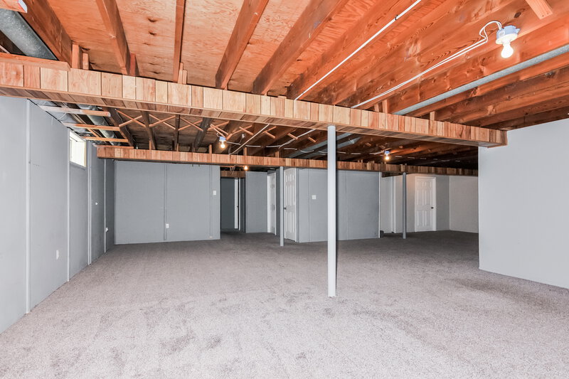 2,285/Mo, 11918 Lakecrest Ln St. Louis, MO 63138 Garage View